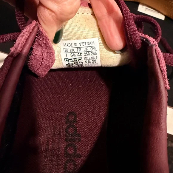 Adidas Spezial Maroon and Black Sneakers - Picture 9 of 9